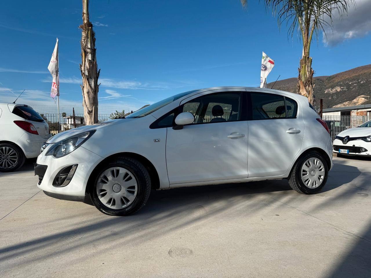 OPEL CORSA ANNO 10/2013 1.3 DIESEL 75 CV