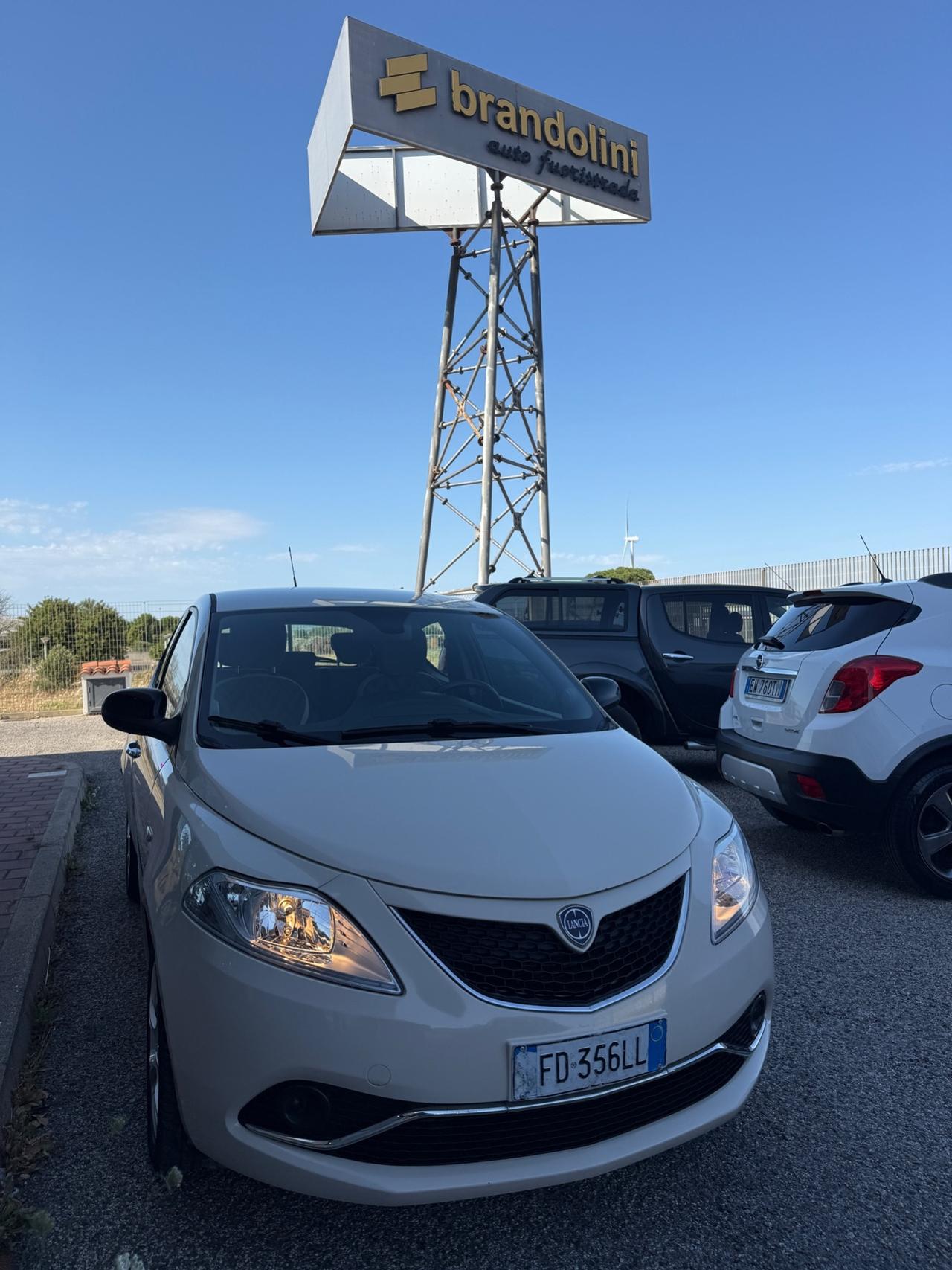 Lancia Ypsilon 1.3 MJT 95cv my16"