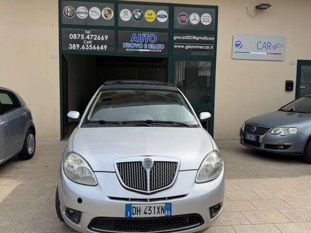 Lancia Ypsilon 1.4 16V Platino
