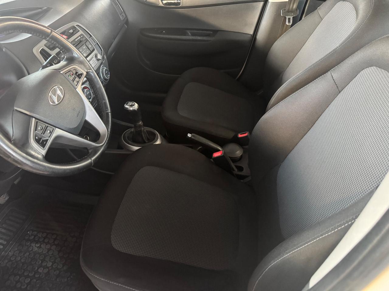 Hyundai i20 1.4 CRDi 5p. Sound Edition