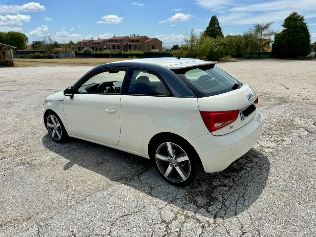 Audi A1 1.6 TDi 90cv EURO5B - NEOPATENTATI OK
