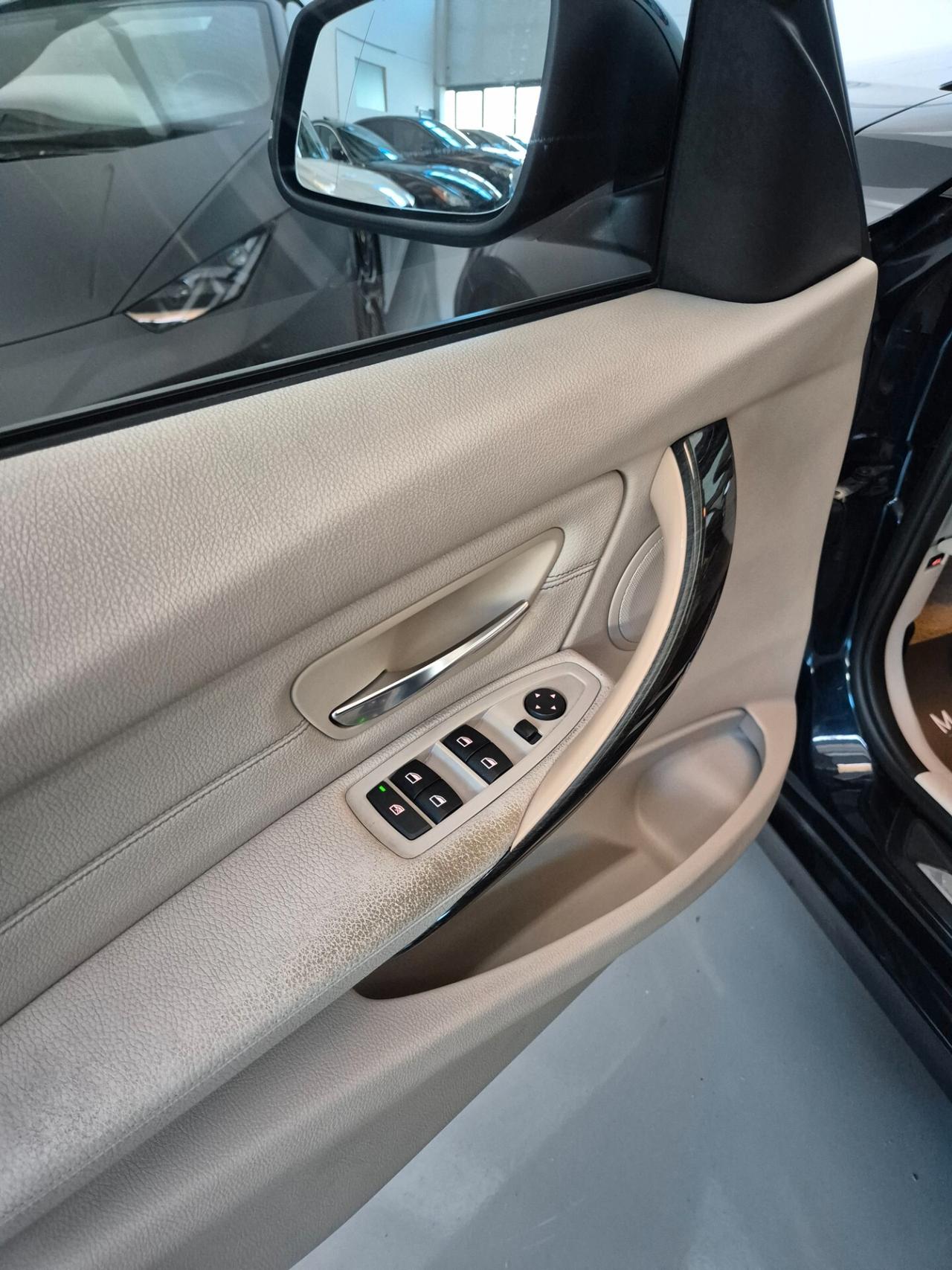BMW 320 touring modern 2.0d 184cv Automatica Navigatore