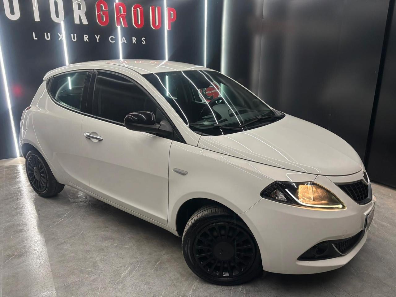 Lancia Ypsilon 1.0 FireFly 5 porte S&S Hybrid Ecochic Gold