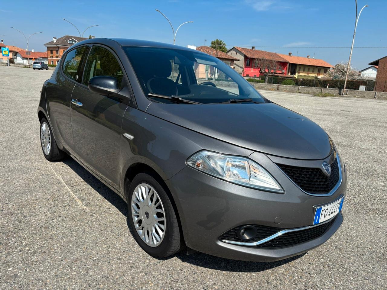 Lancia Ypsilon 1.2 69 CV 5 GPL Ecochic Gold 2017