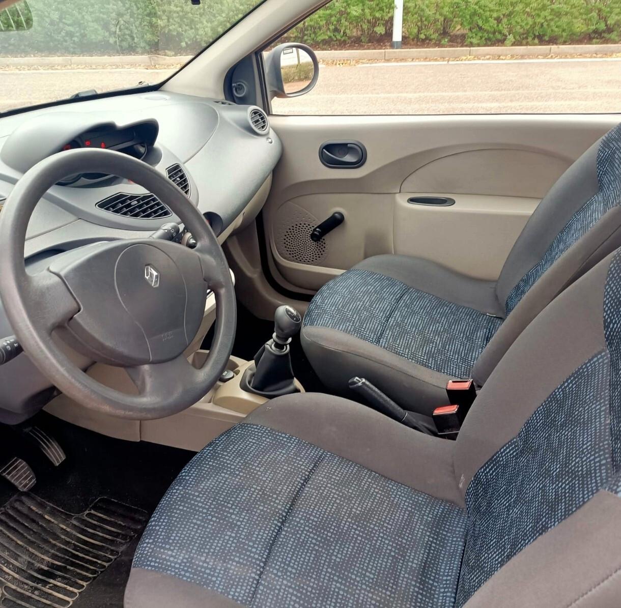 Renault Twingo 1.2 neopatentati pronto uso