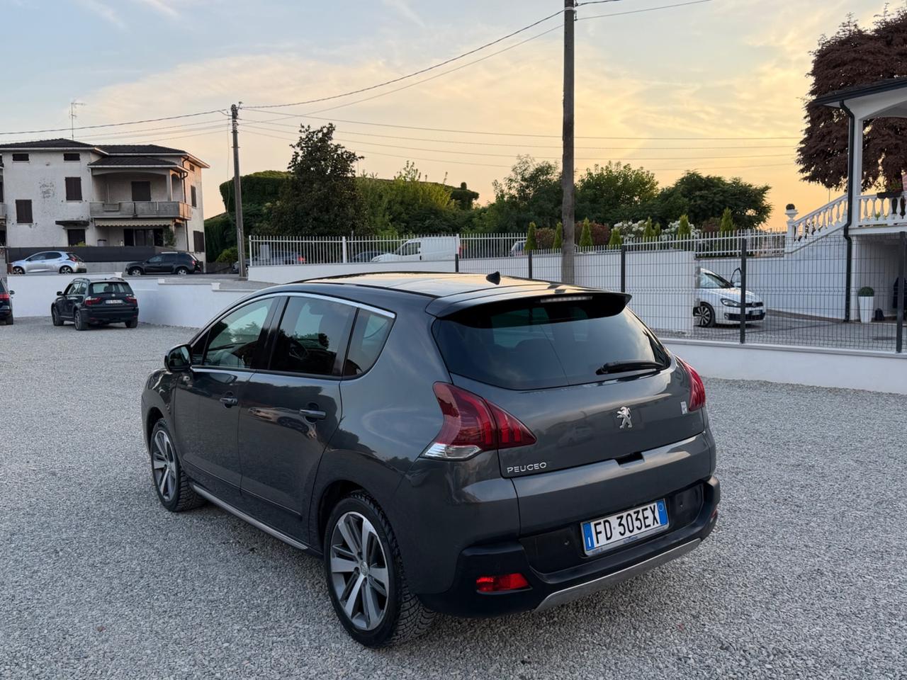 Peugeot 3008 2.0 HDi Diesel+HYbrid4