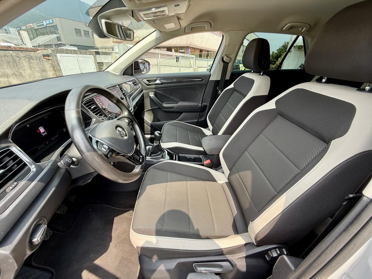 VOLKSWAGEN T-ROC 1.6 TDI SCR Advanced 2019