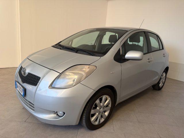 TOYOTA Yaris 1.3 5 porte M-MT Sol