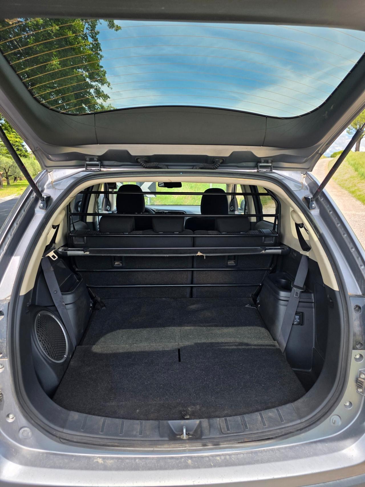 Mitsubishi Outlander 2.2 DI-D 4WD Instyle 7p."AUTOCARRO 4 POSTI"