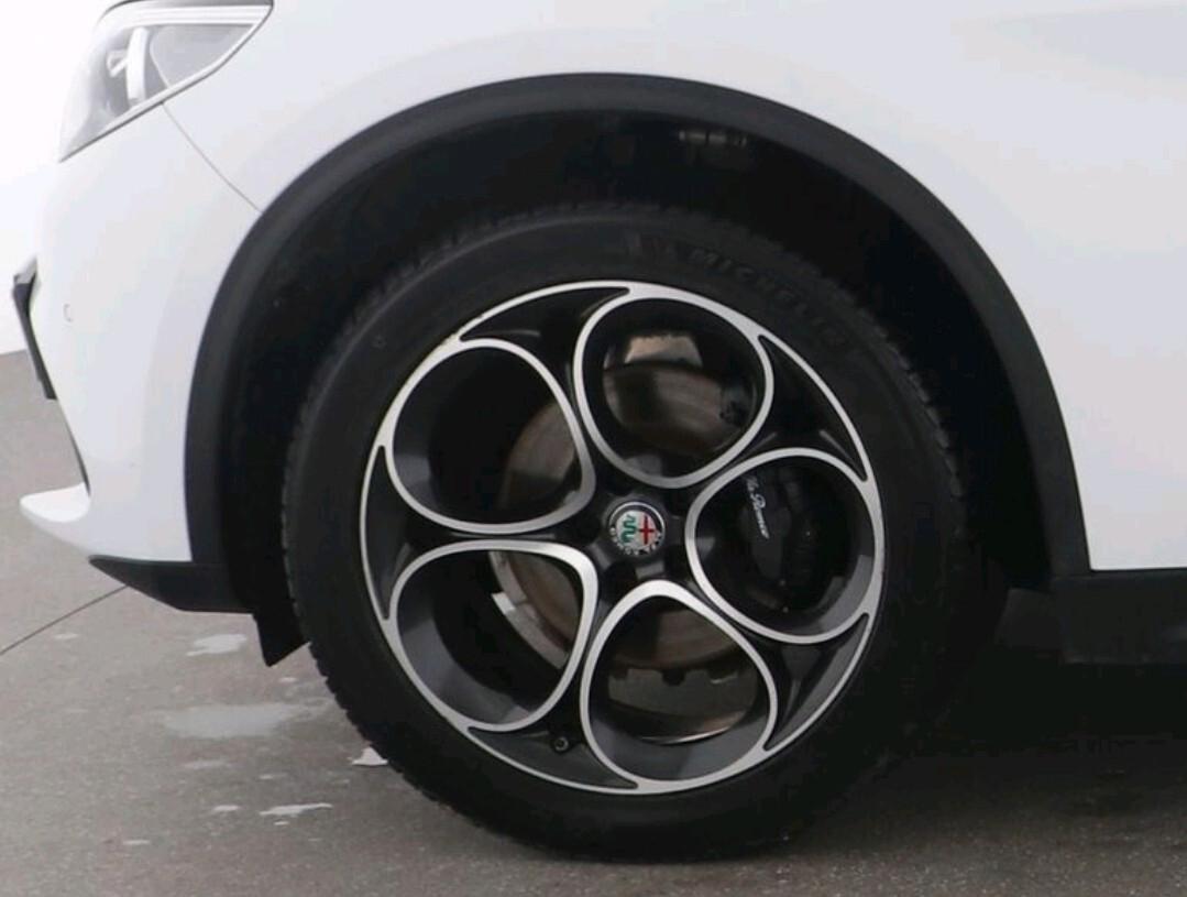Alfa Romeo Stelvio 2.2 210 CV AT8 Q4 Lusso 2019