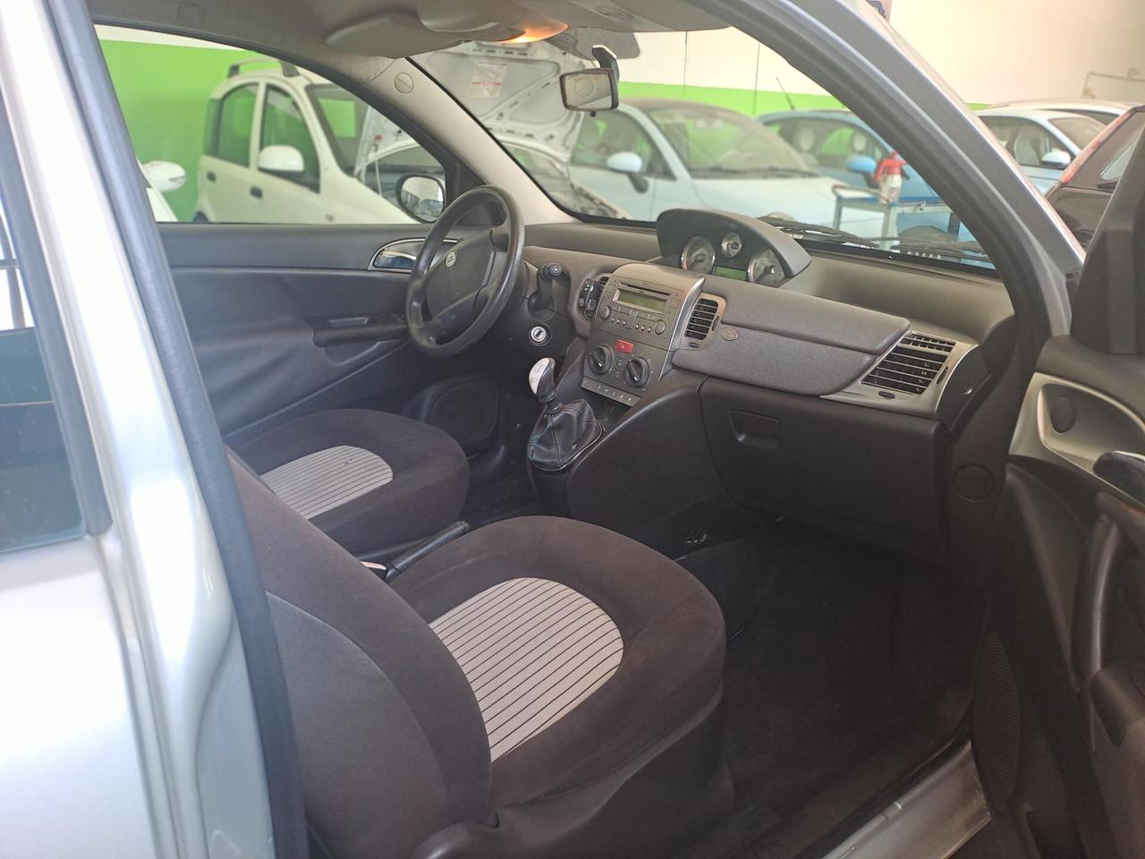 Lancia Ypsilon 1.2 Argento