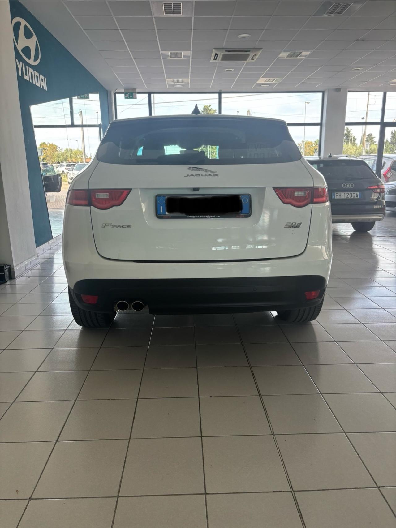 Jaguar F-Pace 2.0 D 180 CV AWD aut. Chequered Flag