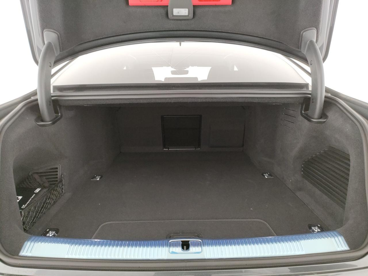 Audi A8 60 3.0 tfsi e quattro tiptronic