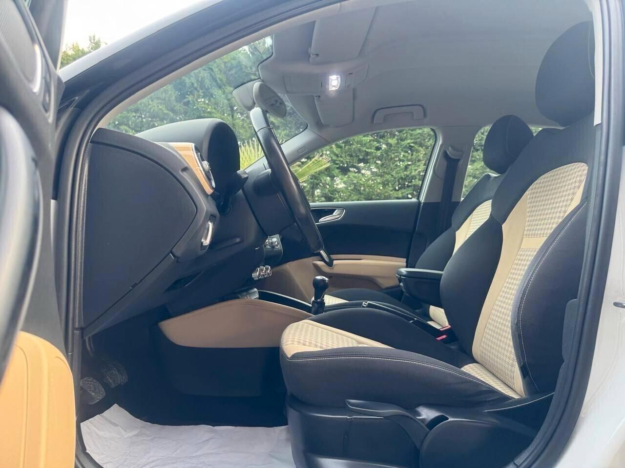 Audi A1 1.6 S line ADATTA NEOPATENTATI Tetto Nero
