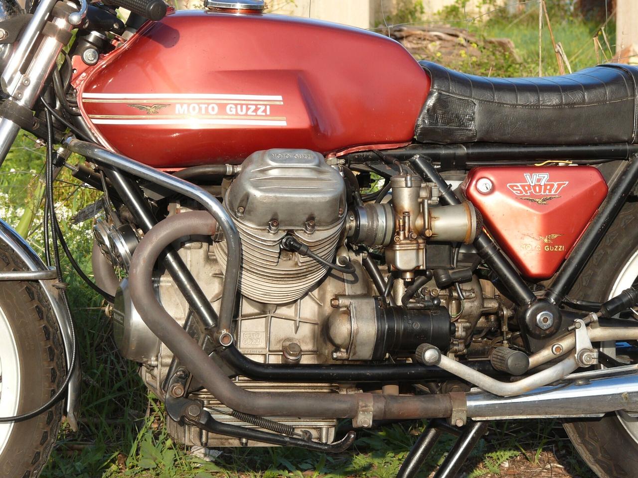 Moto Guzzi V7 SPORT (M1225)