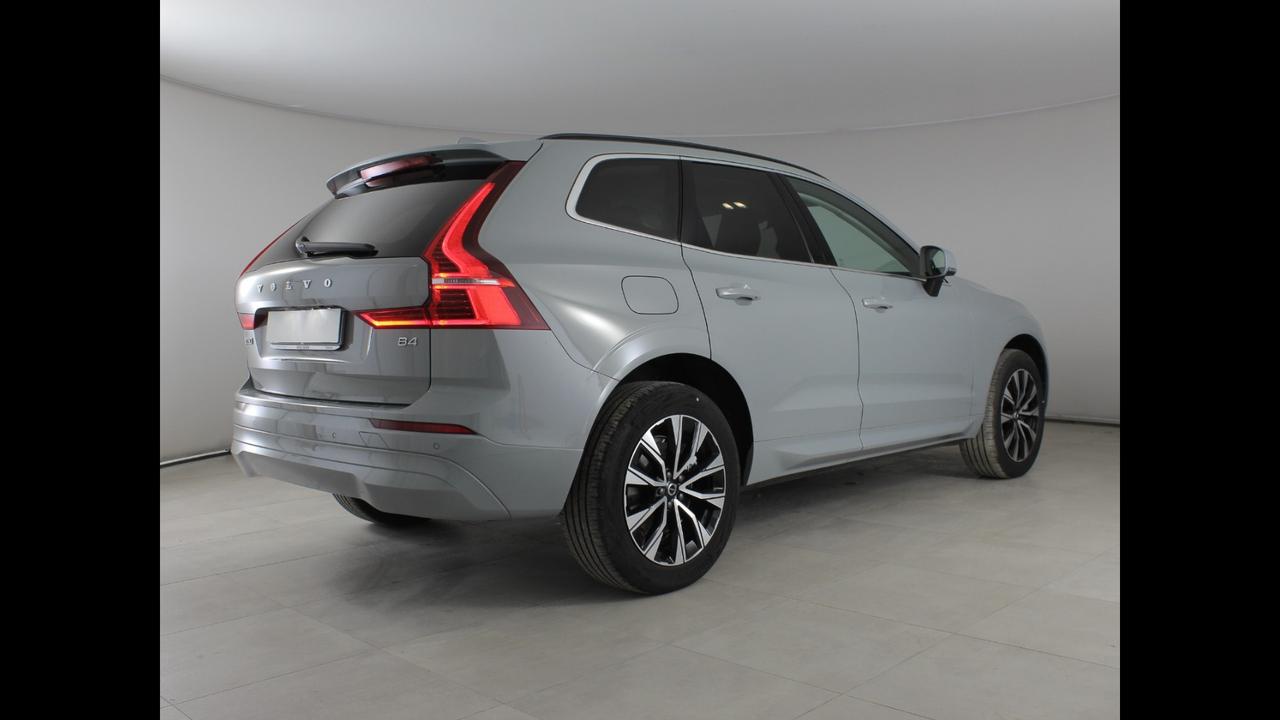 VOLVO XC60 CORE B4 AUT N1