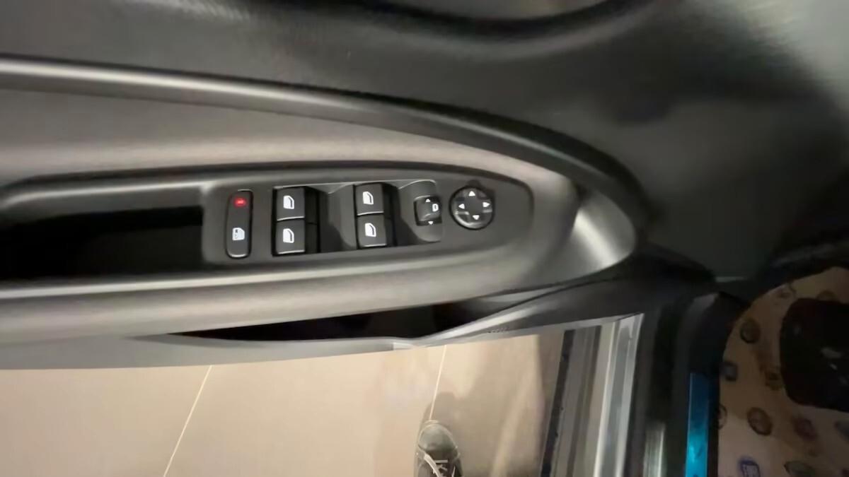 Alfa Romeo Junior 1.2 136 CV Hybrid eDCT6 Speciale KM0