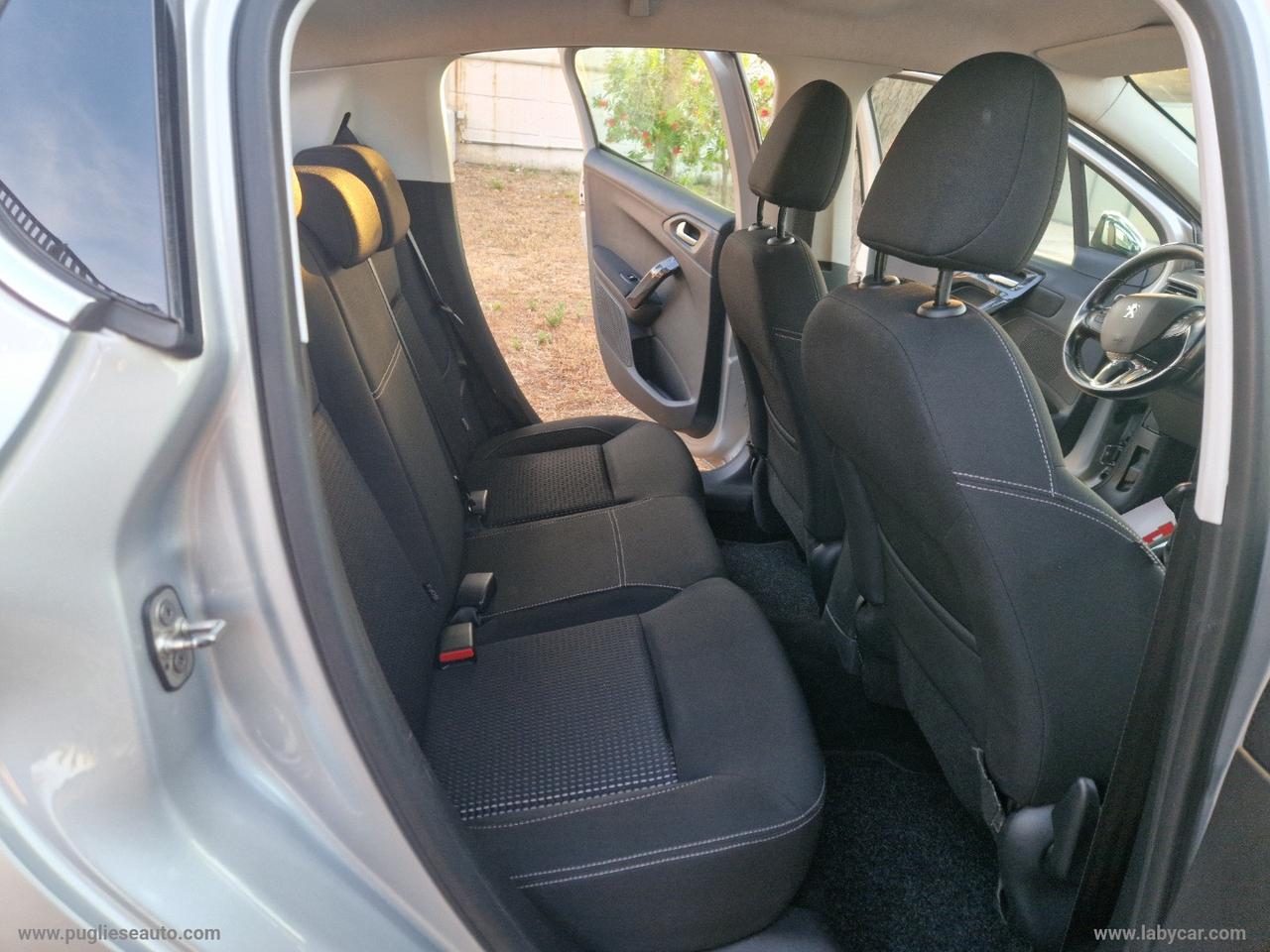 PEUGEOT 208 PureTech 82 5p. Allure