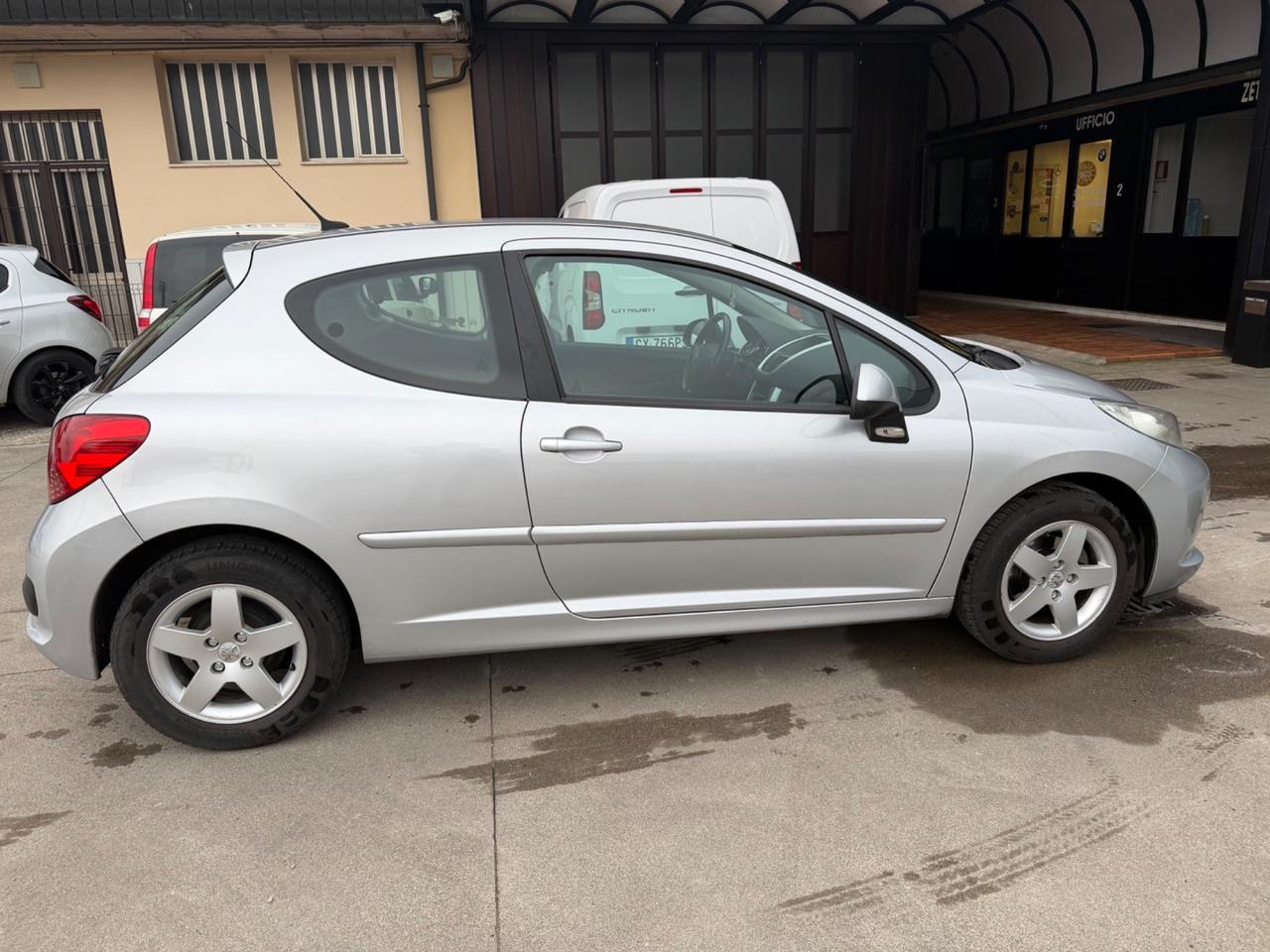 Peugeot 207 1.4 HDi 70CV 3p. X Line
