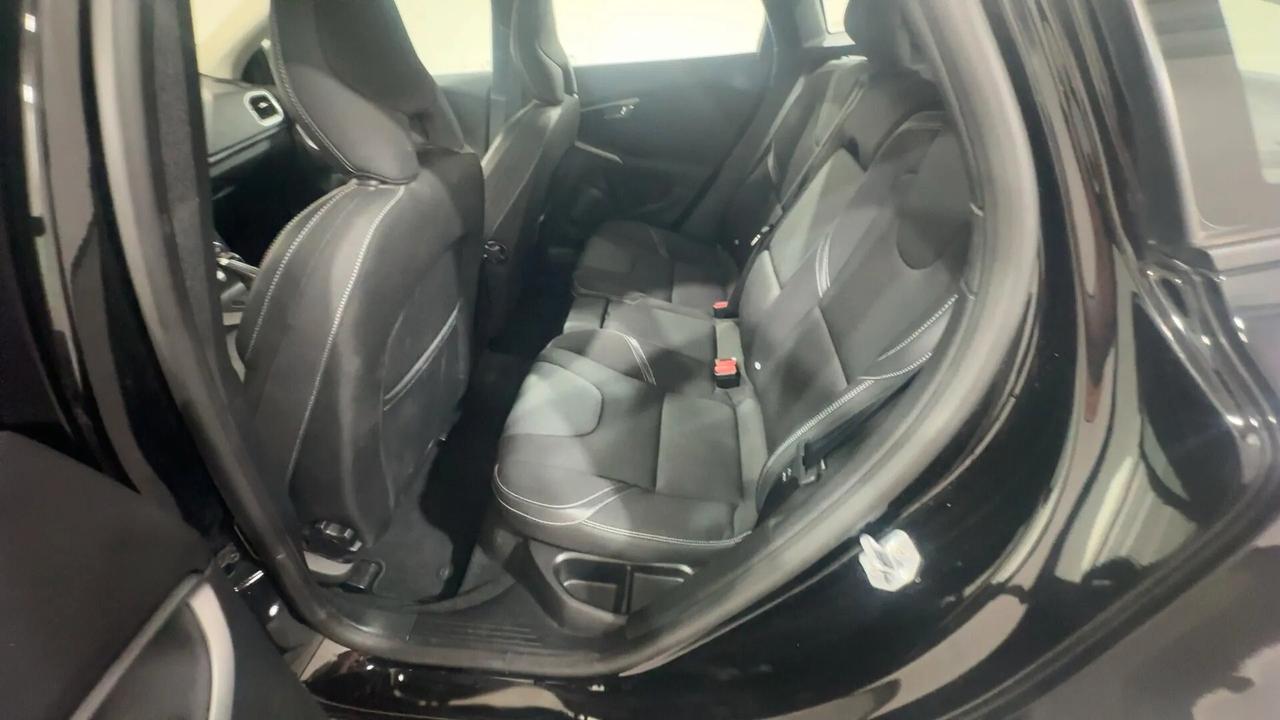 Volvo V40 T2 Business Plus