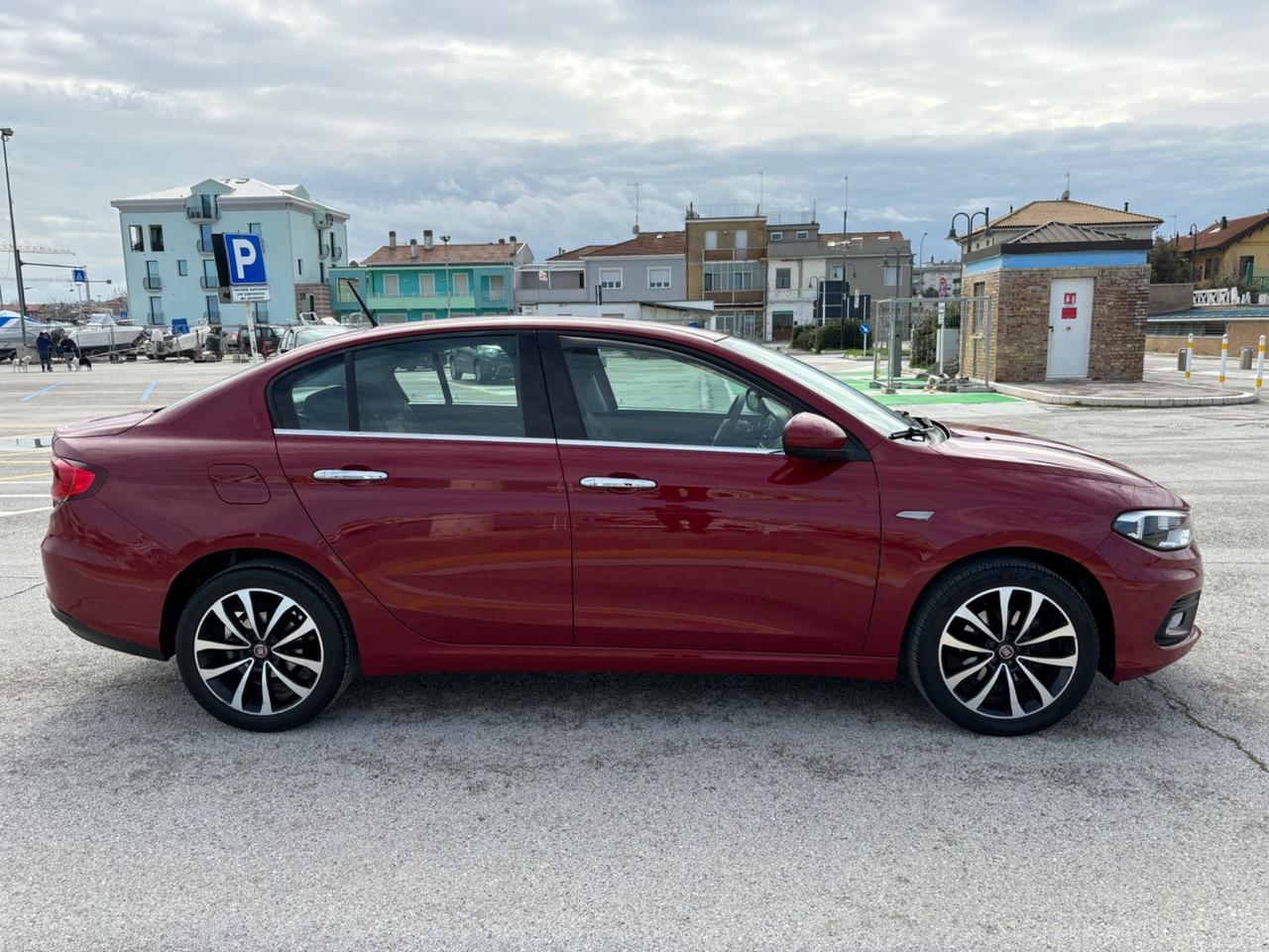 Fiat Tipo 1.6 MJT Lounge - 2016