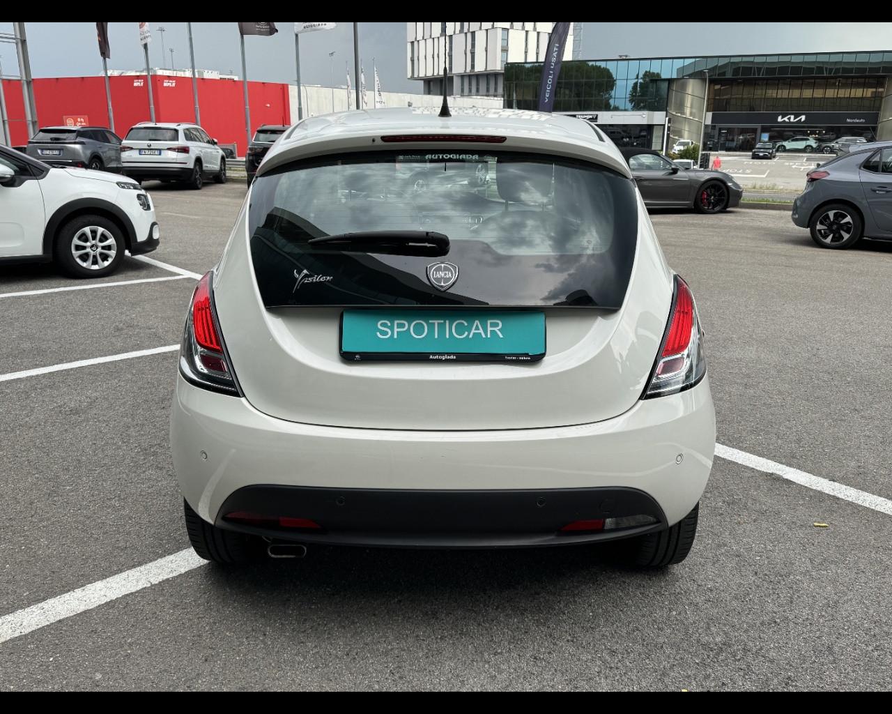 LANCIA Ypsilon 3ª serie - Ypsilon 1.2 69 CV 5 porte Gold