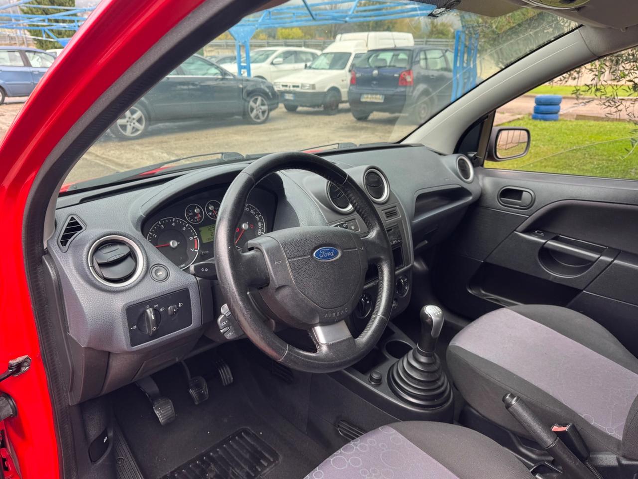 Ford Fiesta 1.4 16V 5p. Titanium