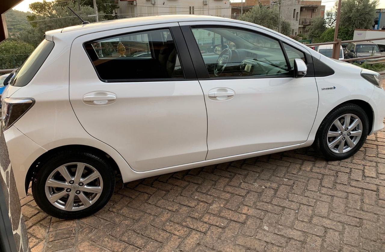 Toyota Yaris 1.5 Hybrid 5 porte Lounge