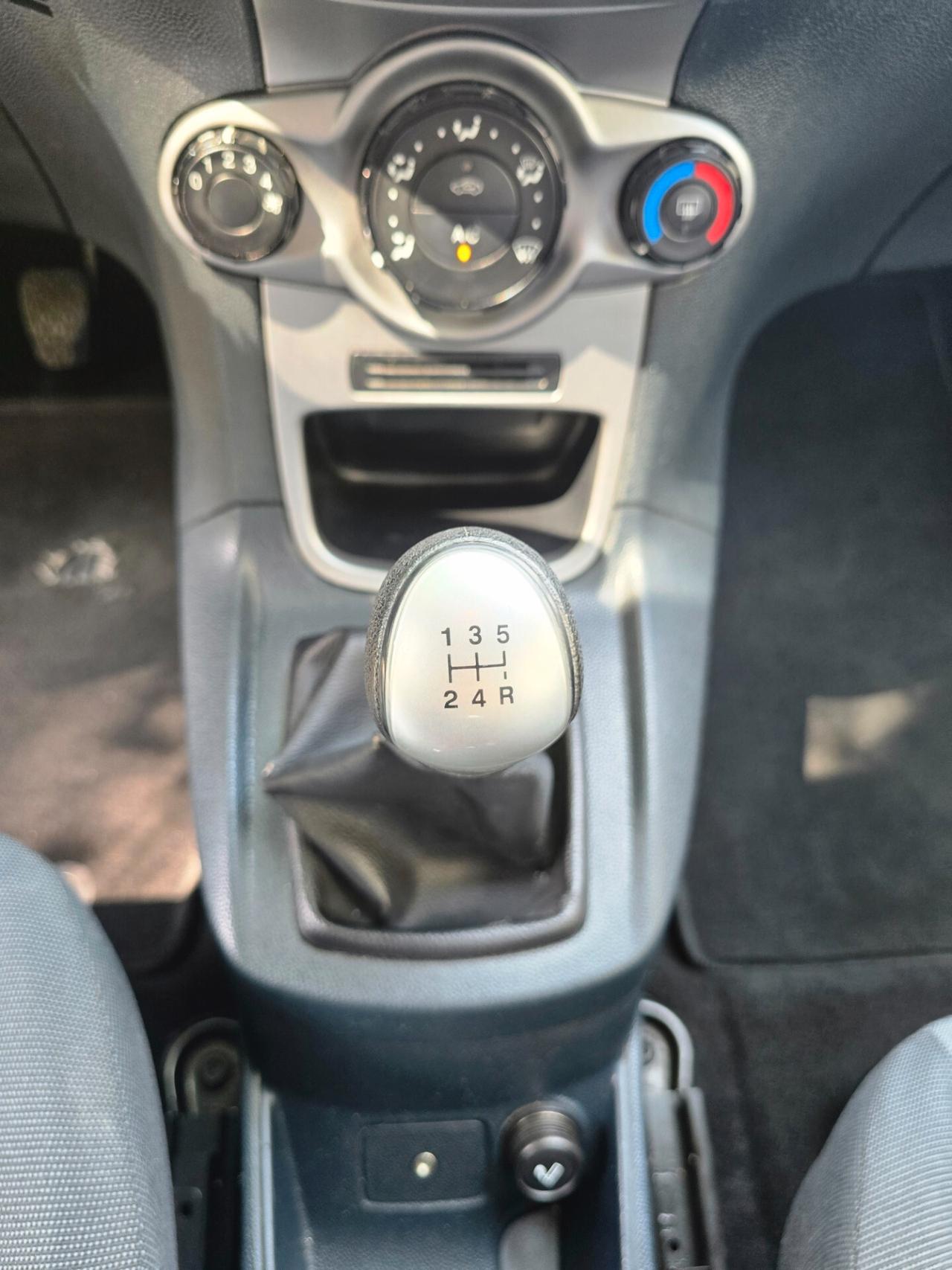 Ford Fiesta 1.2 82CV 3 porte Titanium - 2010