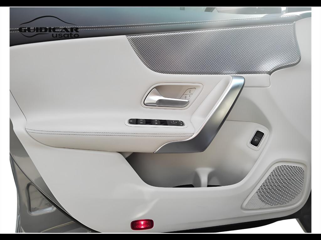 Mercedes-Benz CLA Sh.Brake - X118 - CLA Shooting Brake 180 d Sport auto