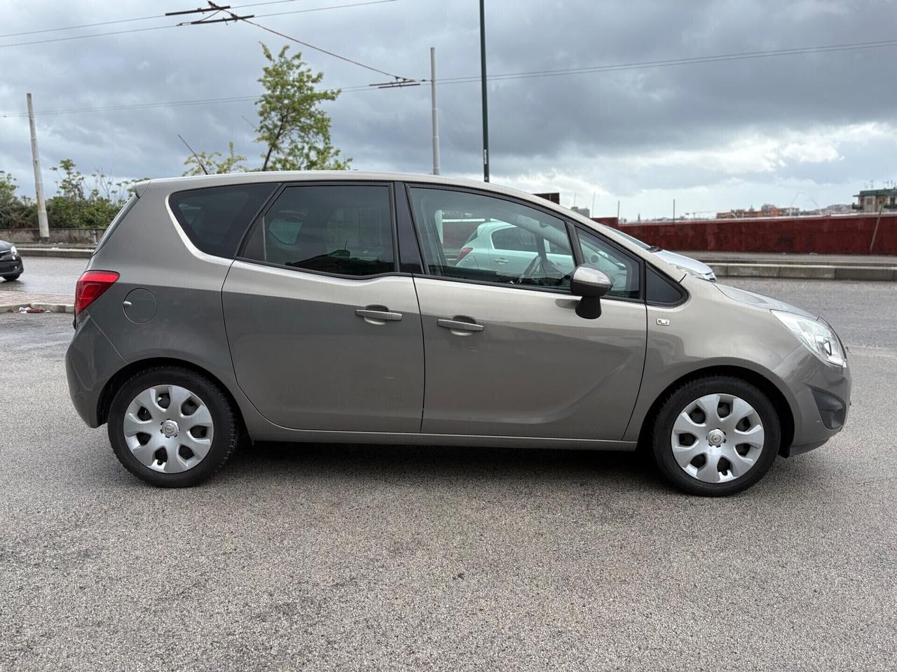 Opel Meriva 1.4 benzina 100CV
