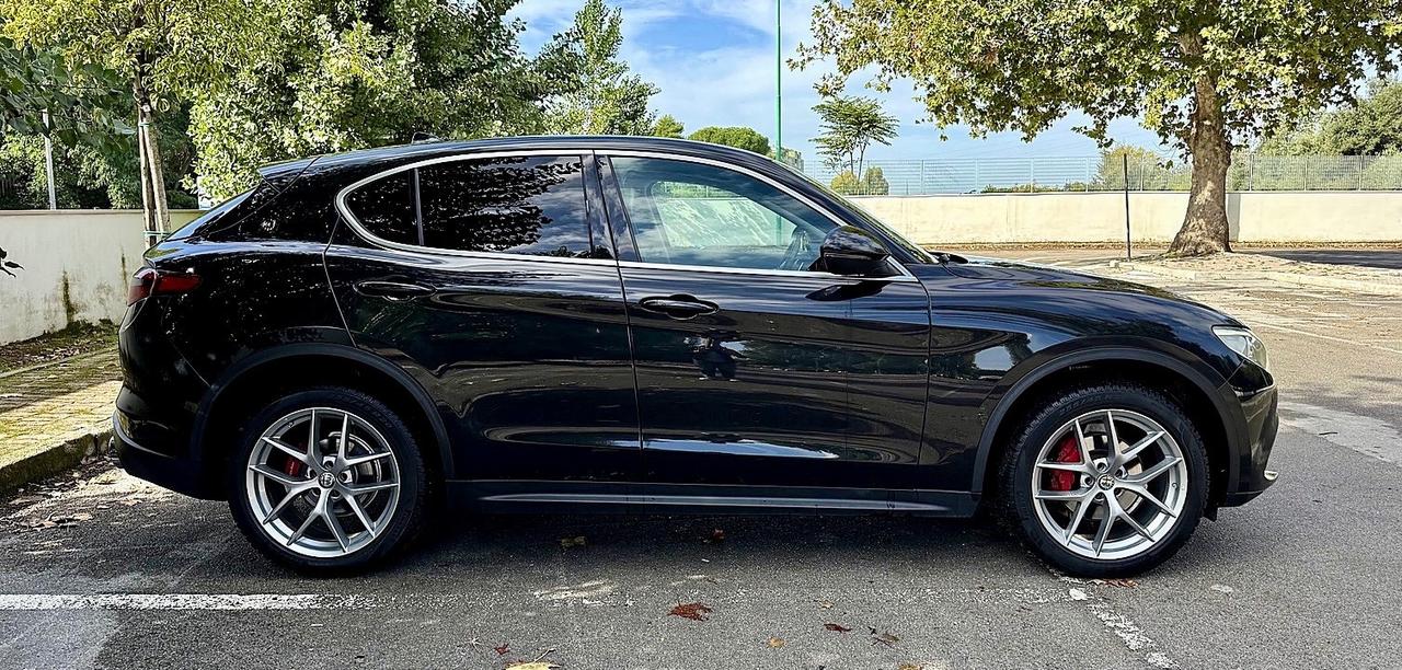 Alfa Romeo Stelvio 2.2 Turbodiesel 210 CV AT8 Q4 Super