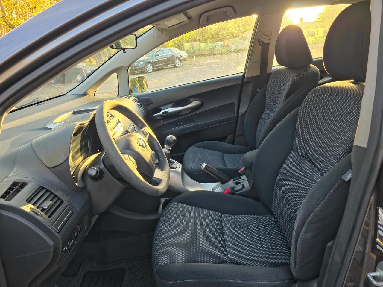 Toyota Auris 1.3 5 porte Sol CV-99 E5 Manuale NEO 2010