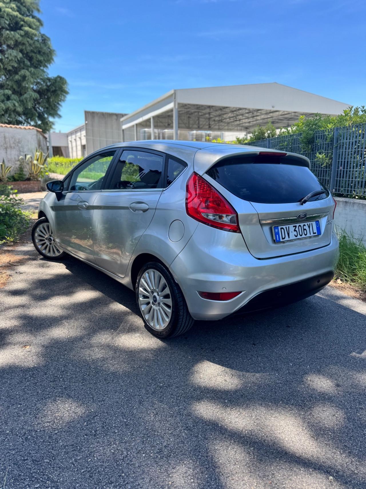 Ford Fiesta 1.4 5 porte Bz.- GPL Titanium