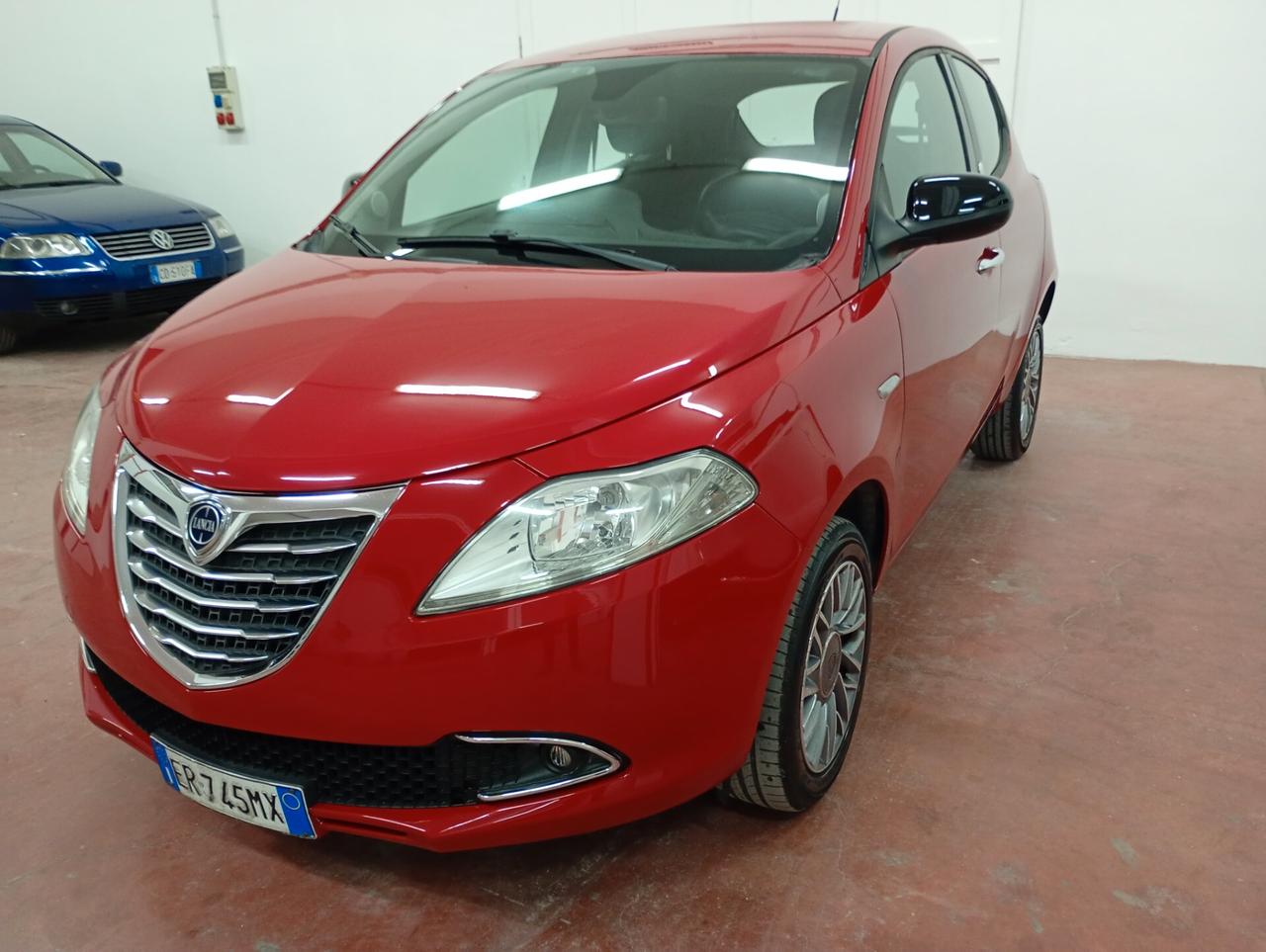 Lancia Ypsilon 0.9 TwinAir 85 CV 5 porte Metano Ecochic Gold