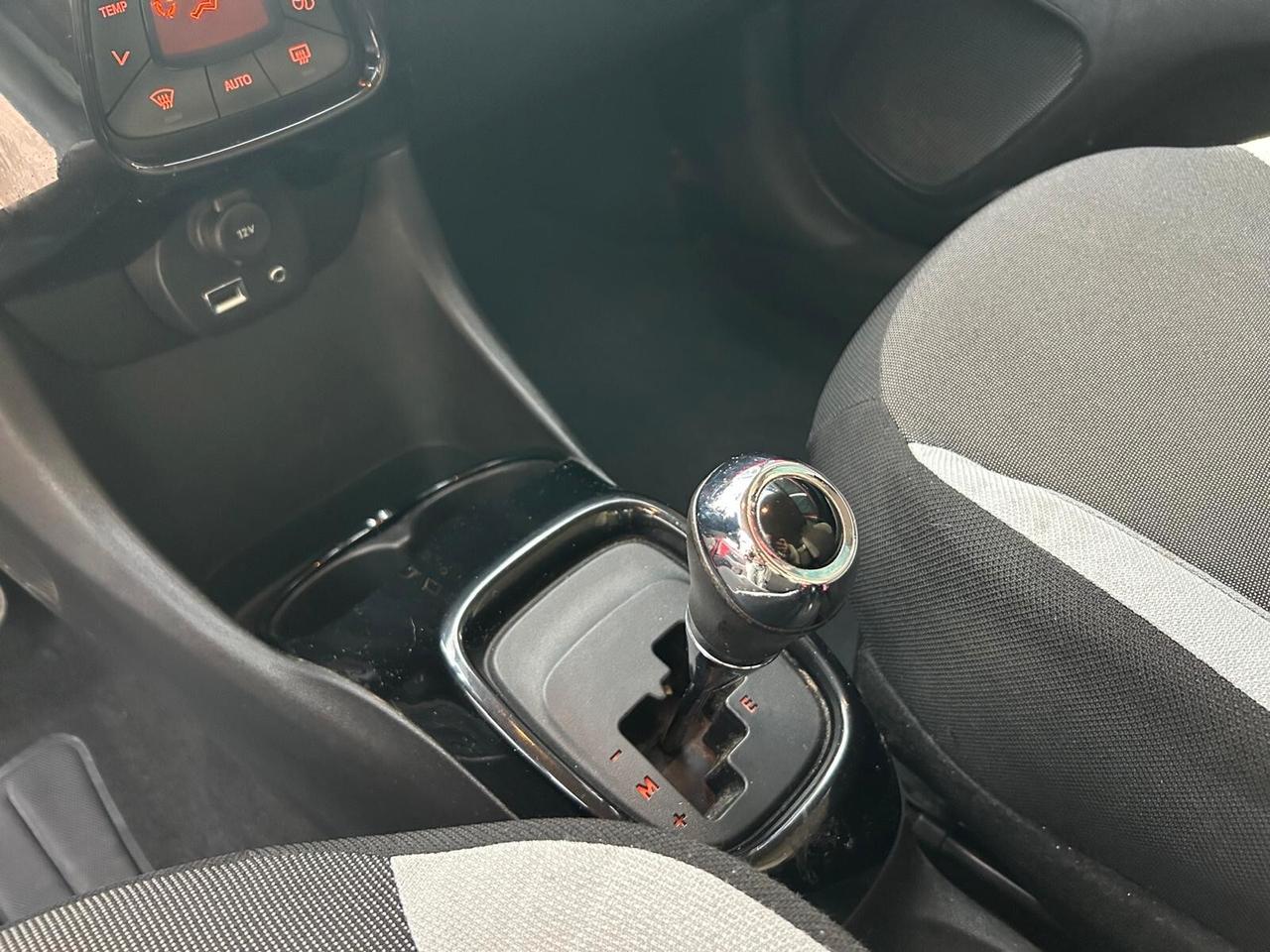 Toyota Aygo 1.0 VVT-i 69 CV x-play AUTOMATICO