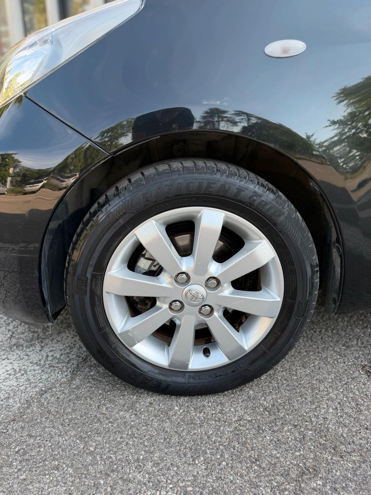 Toyota Yaris 1.3 5 porte Sol
