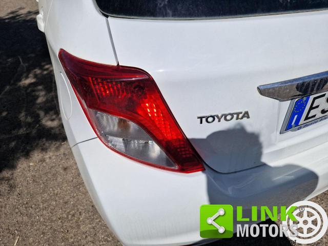 TOYOTA Yaris 1.0 5 porte