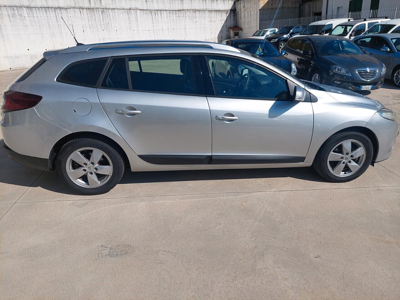 Renault Megane M&amp;amp;eacute;gane 1.5 dCi 110CV Dynamique