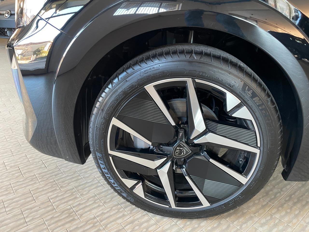 Peugeot 208 Hybrid 136 e-DCS6 GT 2025 NERO PERLA