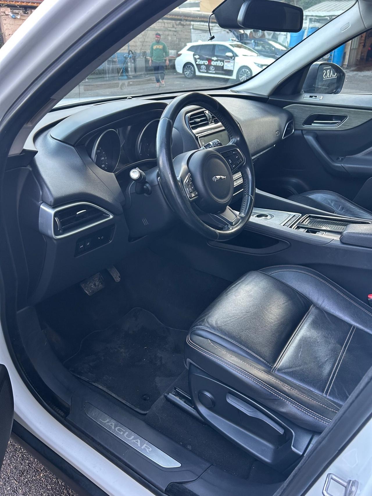 Jaguar F-Pace 2.0 D 180 CV AWD Distribuzione FATTA