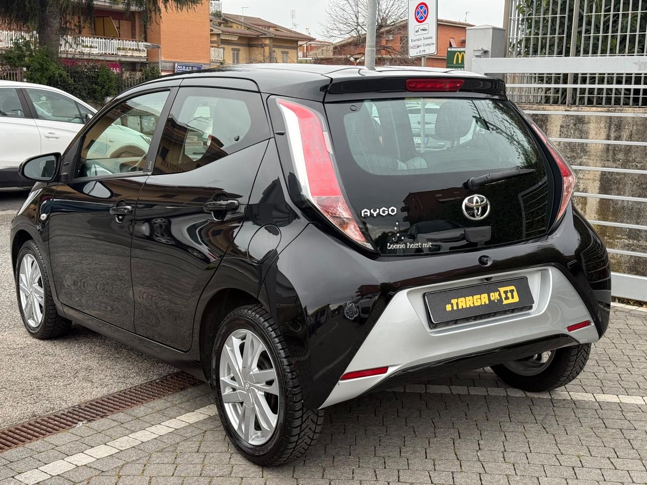 Toyota Aygo Connect 1.0 5 porte x-play + GARANTITA