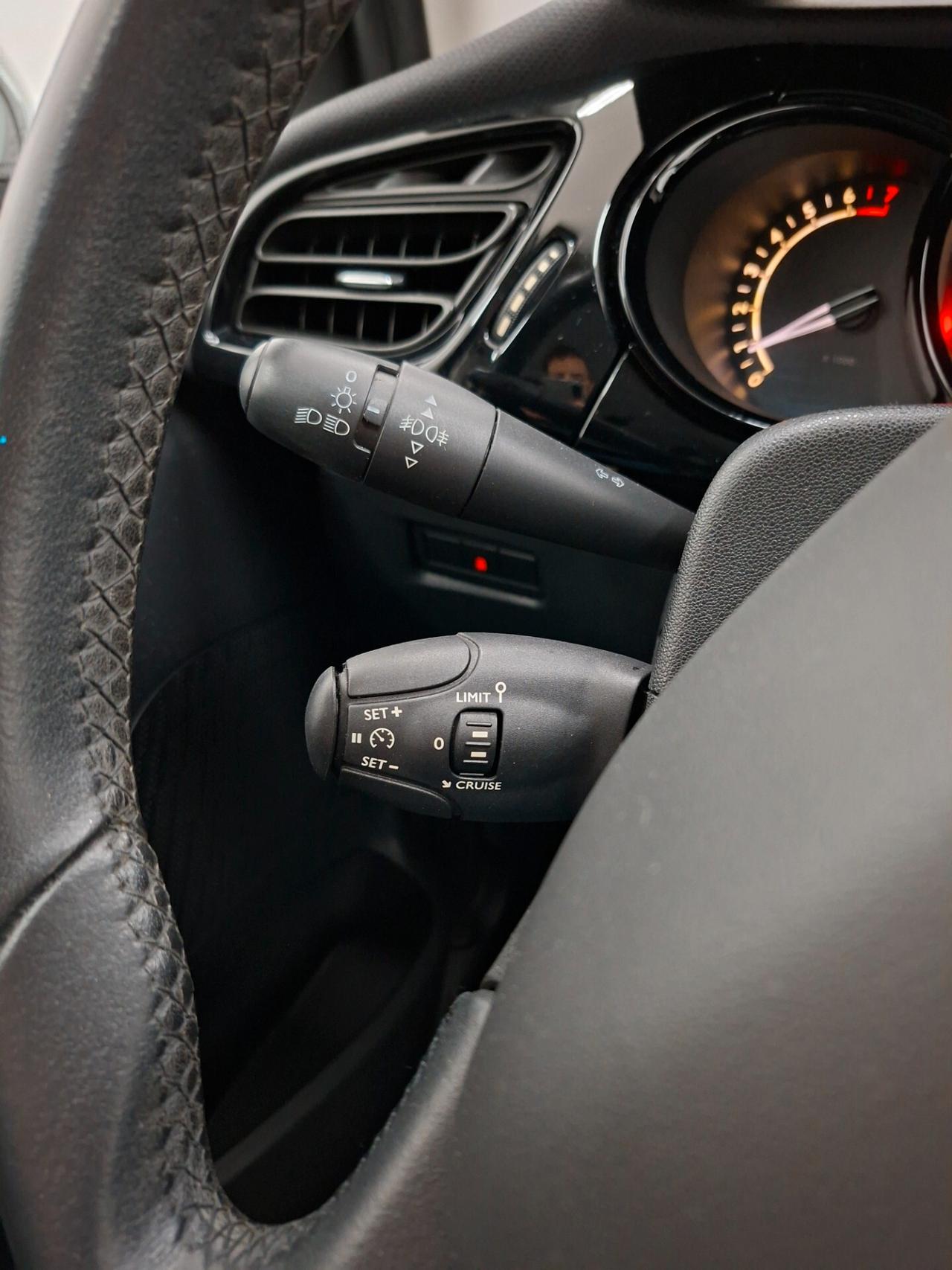 Citroen C3 1.2 VTi 82cv Vanity Fair 10