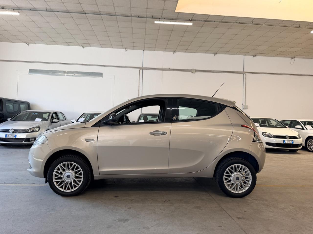 Lancia Ypsilon 0.9 TwinAir 85 CV 5 porte Metano Ecochic Gold
