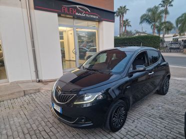 Lancia Ypsilon 1.0 FireFly 5 porte S&S Hybrid Alberta Ferretti