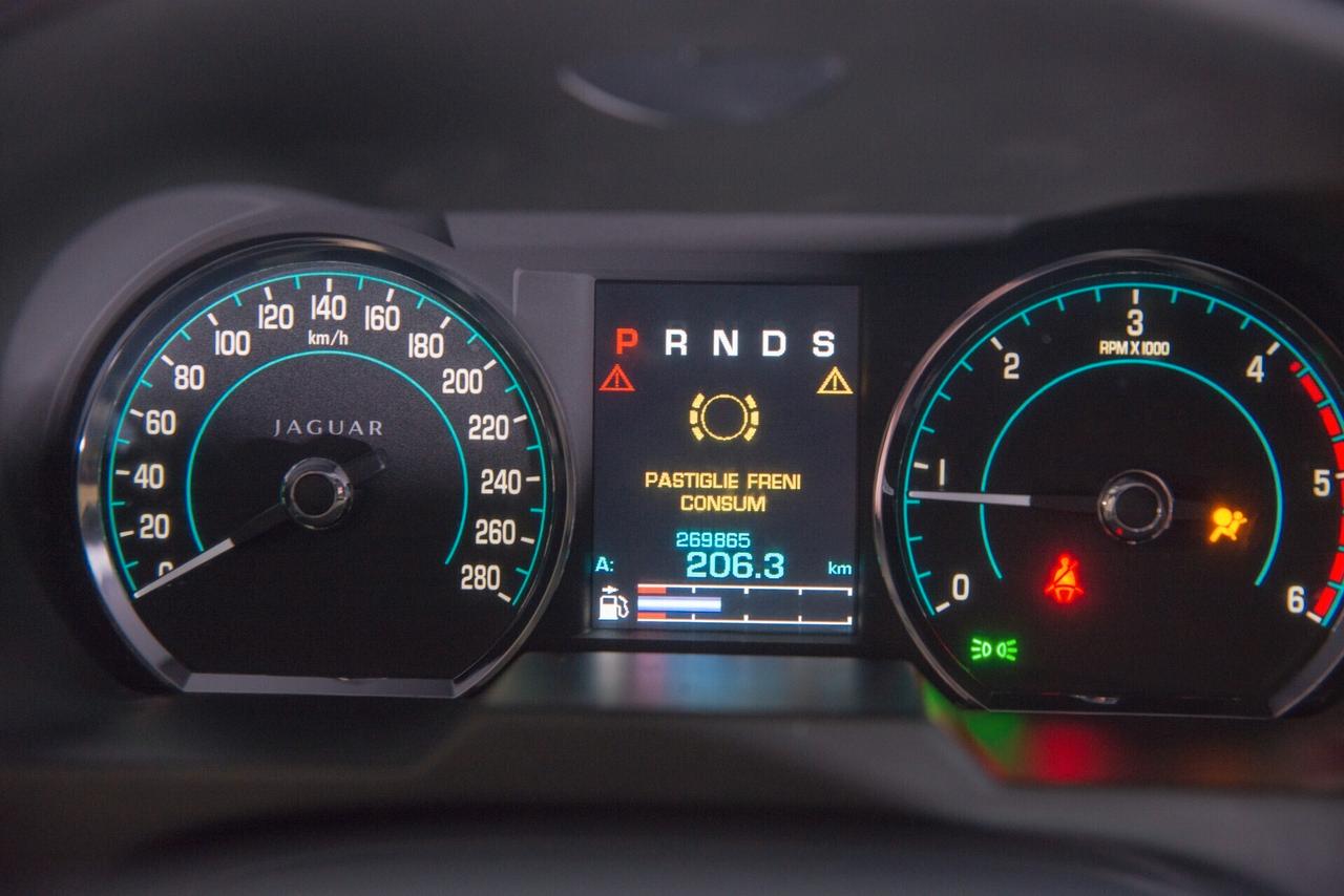 JAGUAR XF 2,2 D LUXURY 190CV PELLE TOTALE NAVIGATORE CERCHI CAMBIO AUTOMATICO