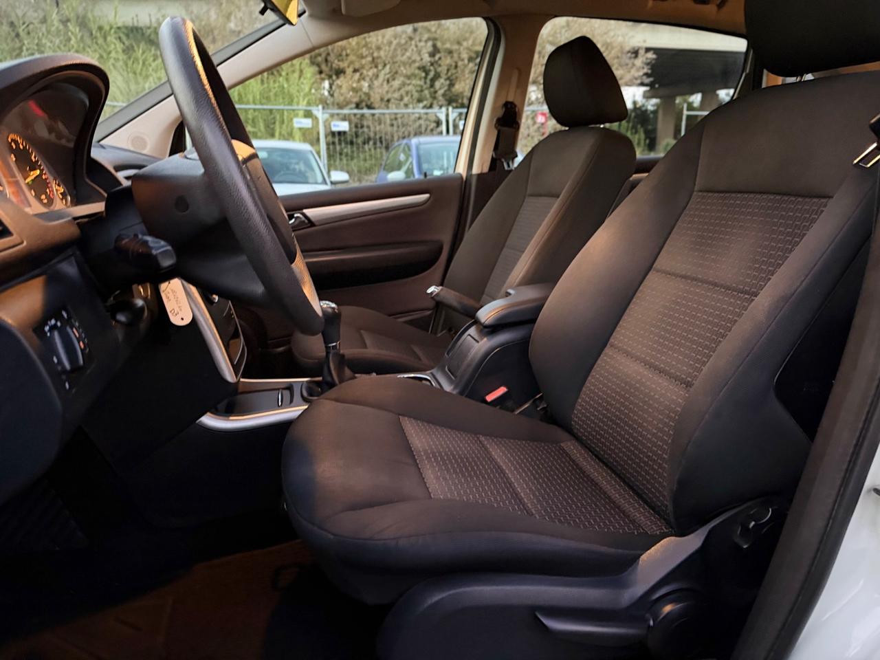 Mercedes-benz B 180 BlueEFFICIENCY Premium 2011