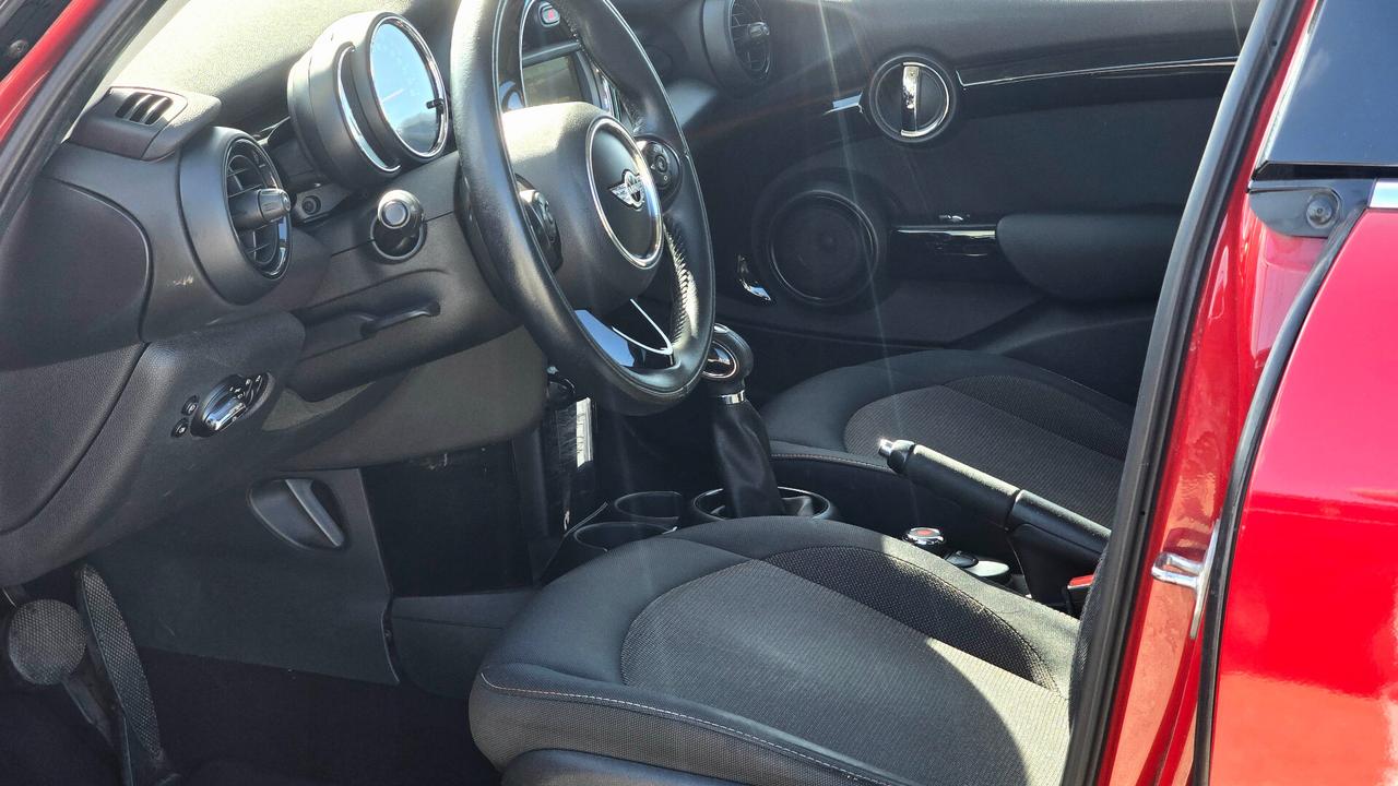 Mini Cooper D 1.5 Business 5p