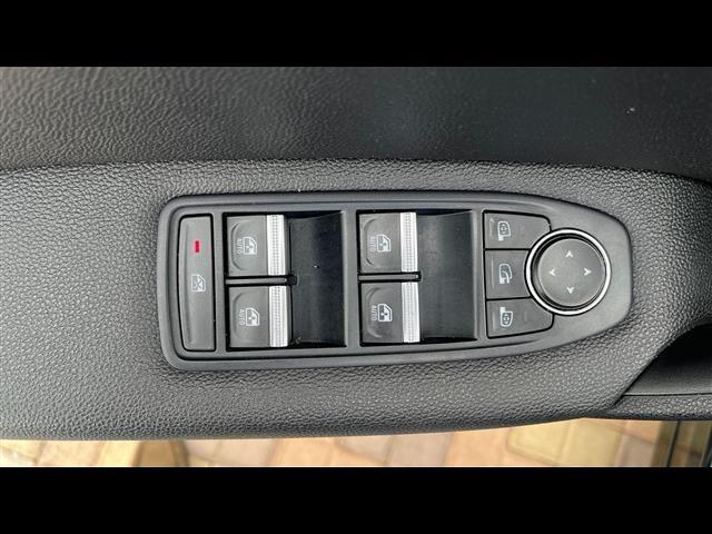 RENAULT Captur 1.6 E-TECH Plug-in Hybrid 160cv Intens Auto