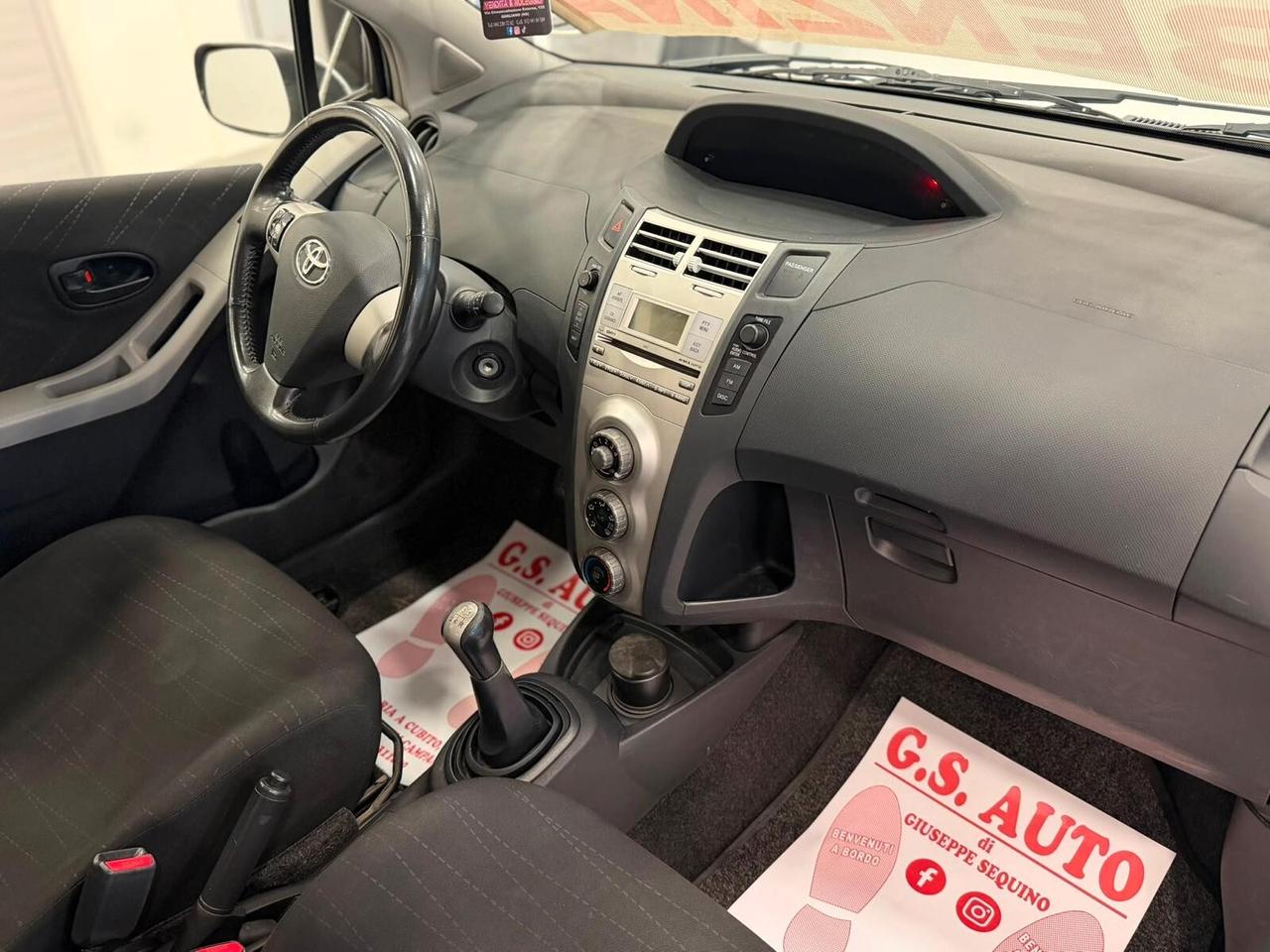 Toyota Yaris 1.0 5 porte Sol
